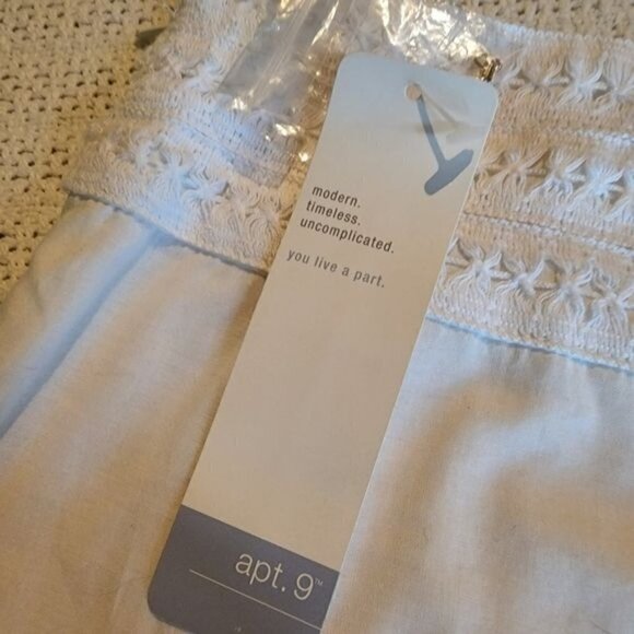 Apt. 9 Lined White Lace Throughout & Bottom Side Zippered Sz.‎ 8 Skirt - Picture 7 of 10